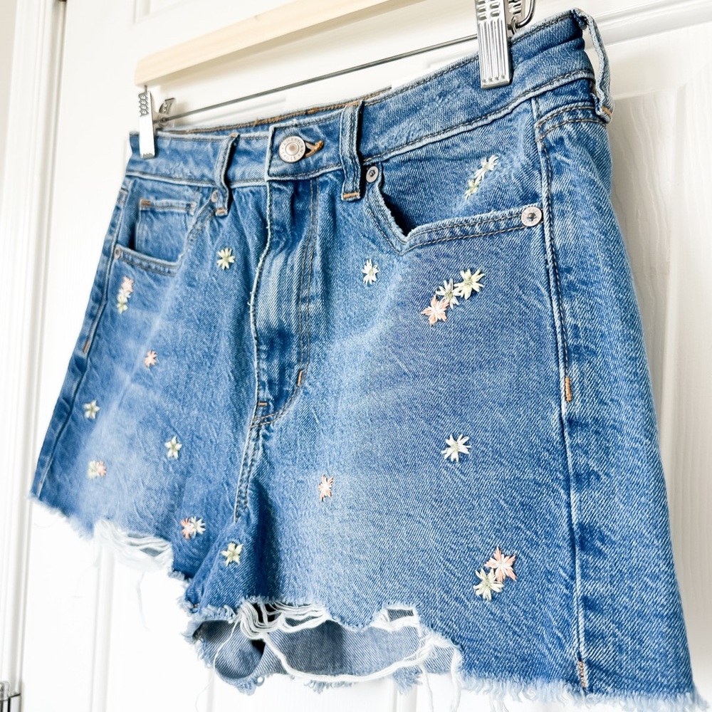 American Eagle Denim Mom Shorts NWT Women’s - Size 6 - Picture 5 of 12
